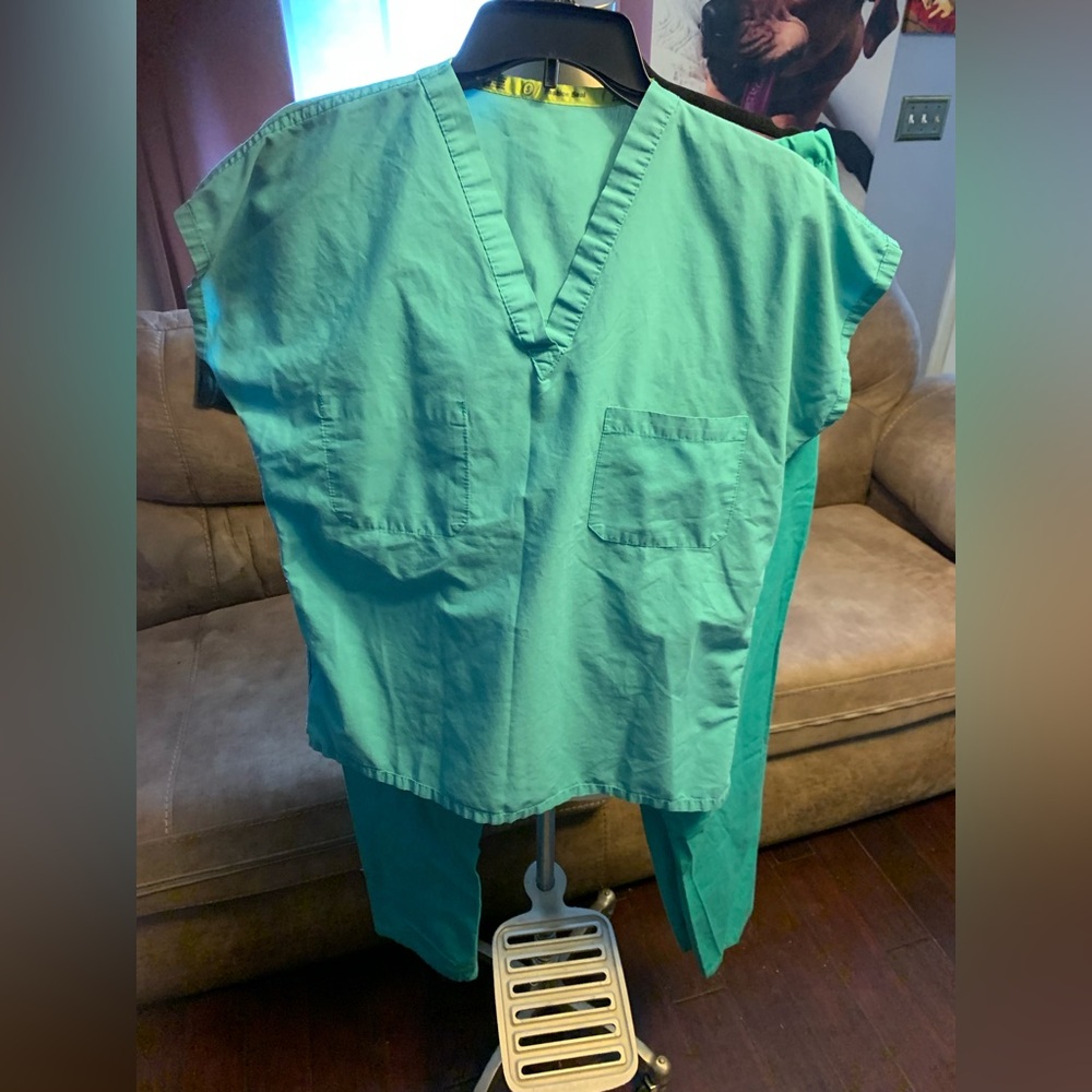Green Women's Scrub Set